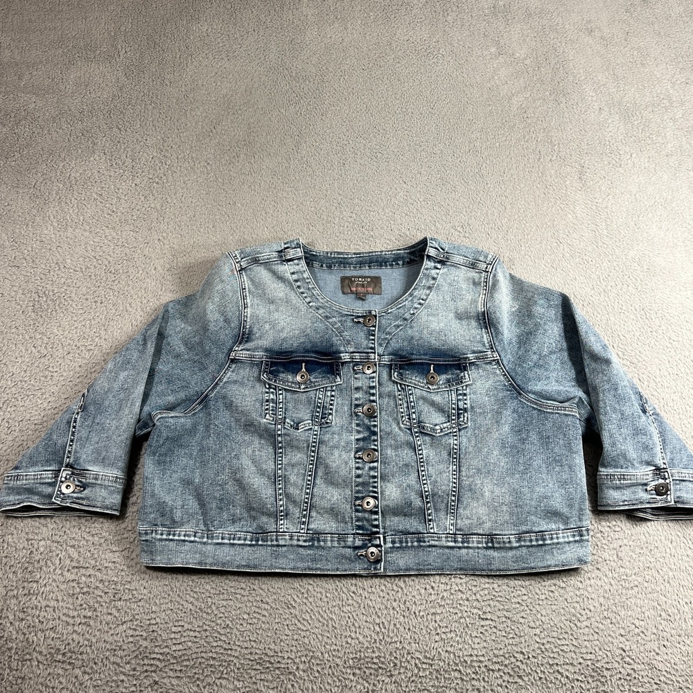 TORRID Denim Jean Jacket Womens Sz 4 Cropped Moto Distressed Ombre Button